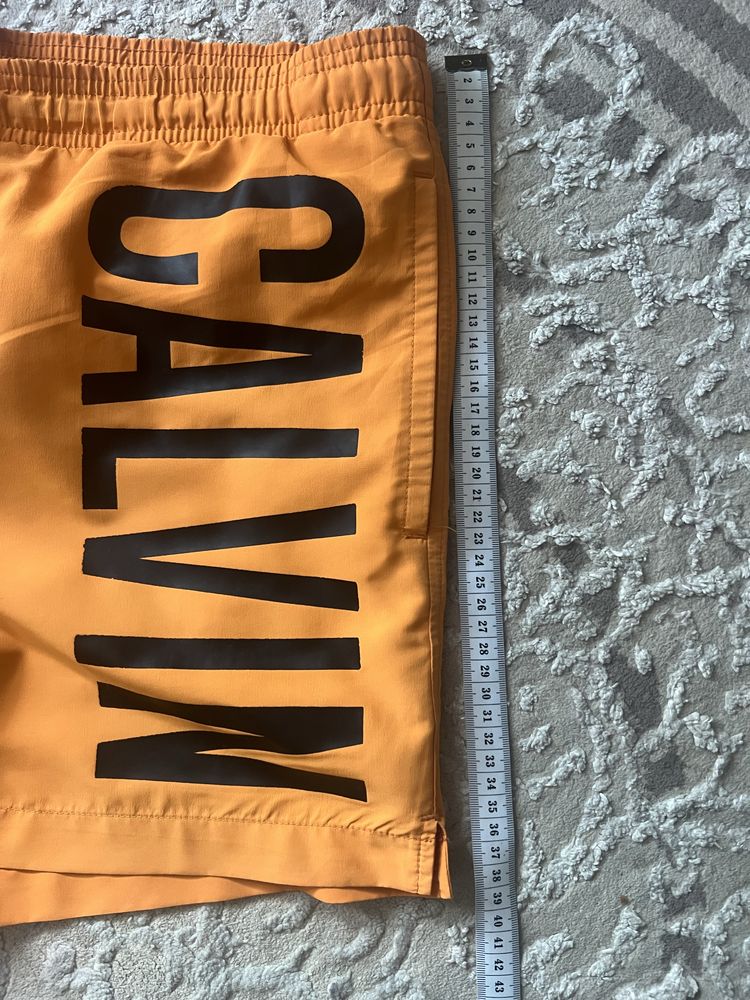 Чоловічі оригінальні шорти Calvin Klein S розмір