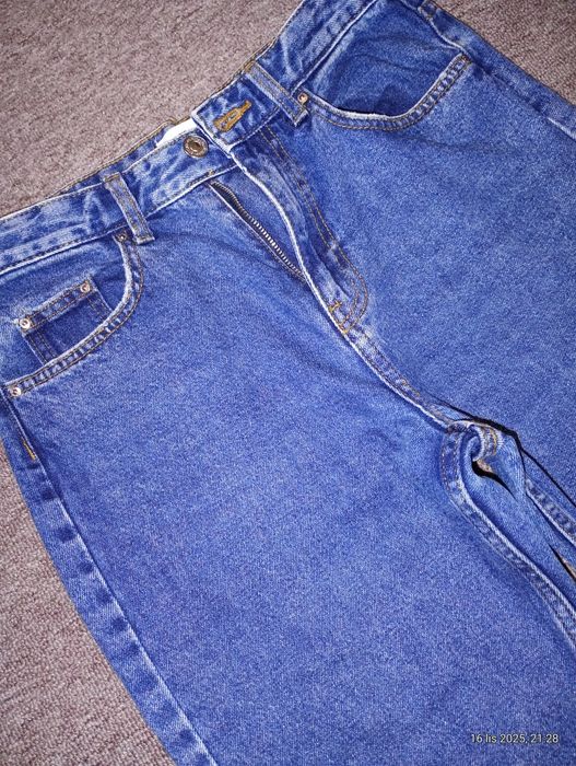 Jeansy Sinsay 36 fajny kolor
Są nowe bez metki.
W sklepie się dopięły