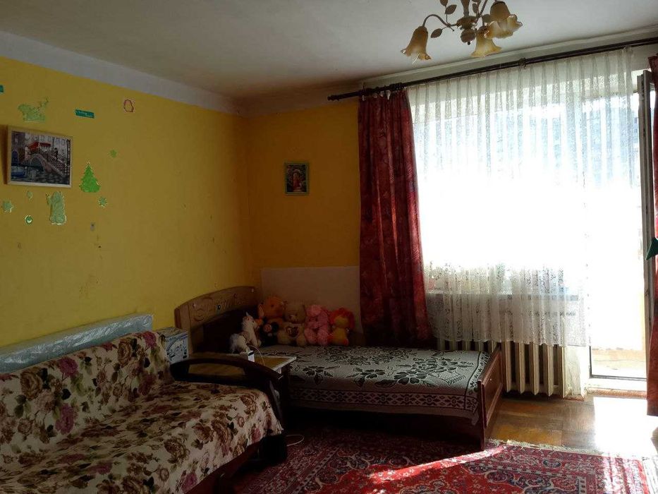 Продам трикімнатну квартиру в Одесі Таїрова