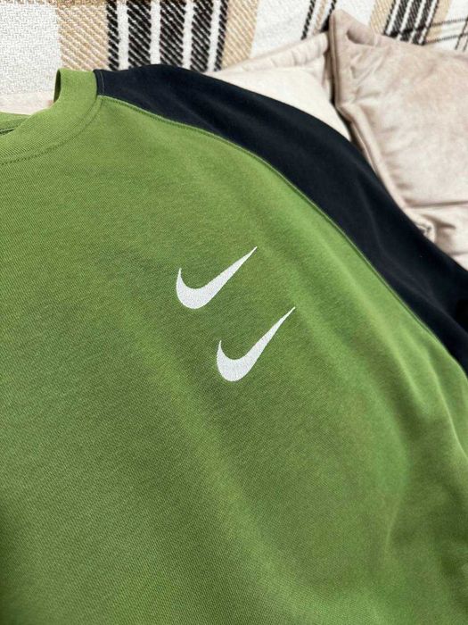 Світшот Nike Swoosh, розмір XXL, стан ідеальний. CJ4871-326