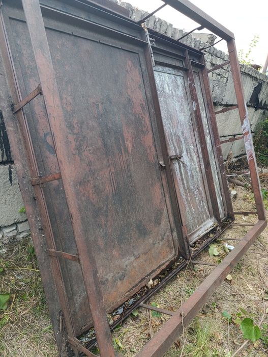 Продам  металические ворота