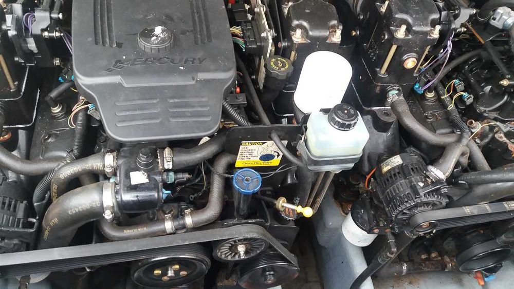 Łódź motorowa Sea Ray 315