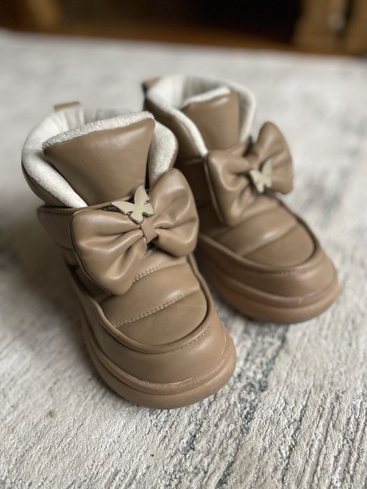 Взуття зимове для дівчинки