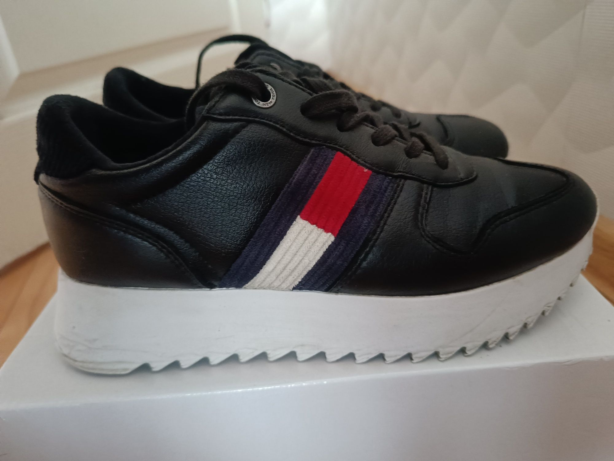 Jak nowe sneakersy Tommy Hilfiger 38