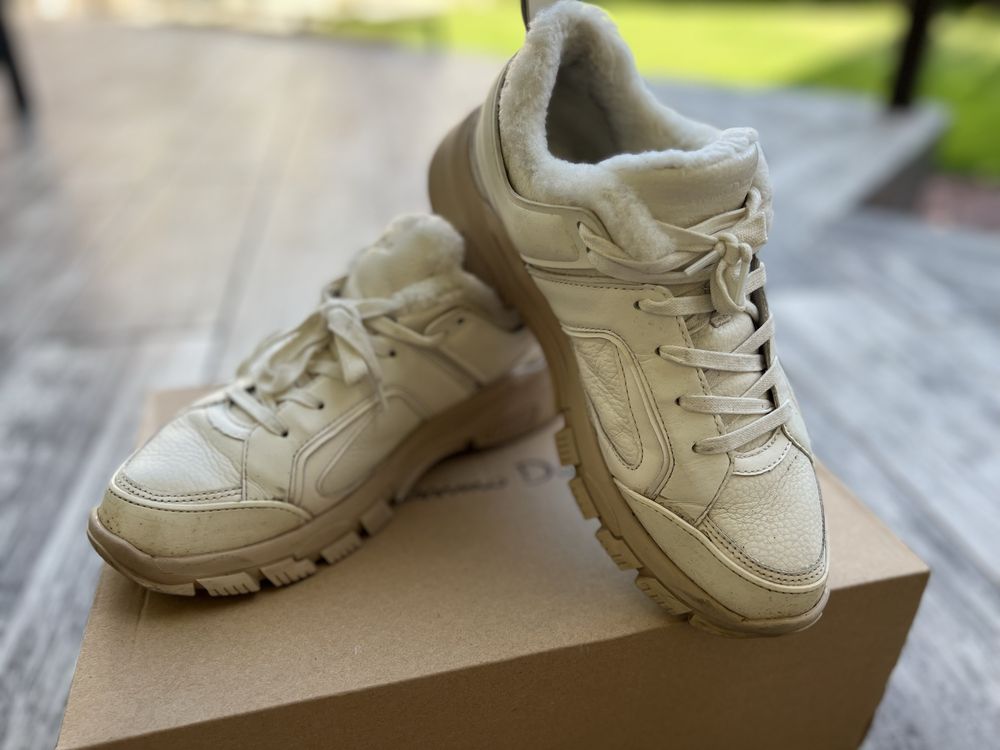 Брендове взуття Karl Lagerfeld Michael Kors UGG Massimo Dutti