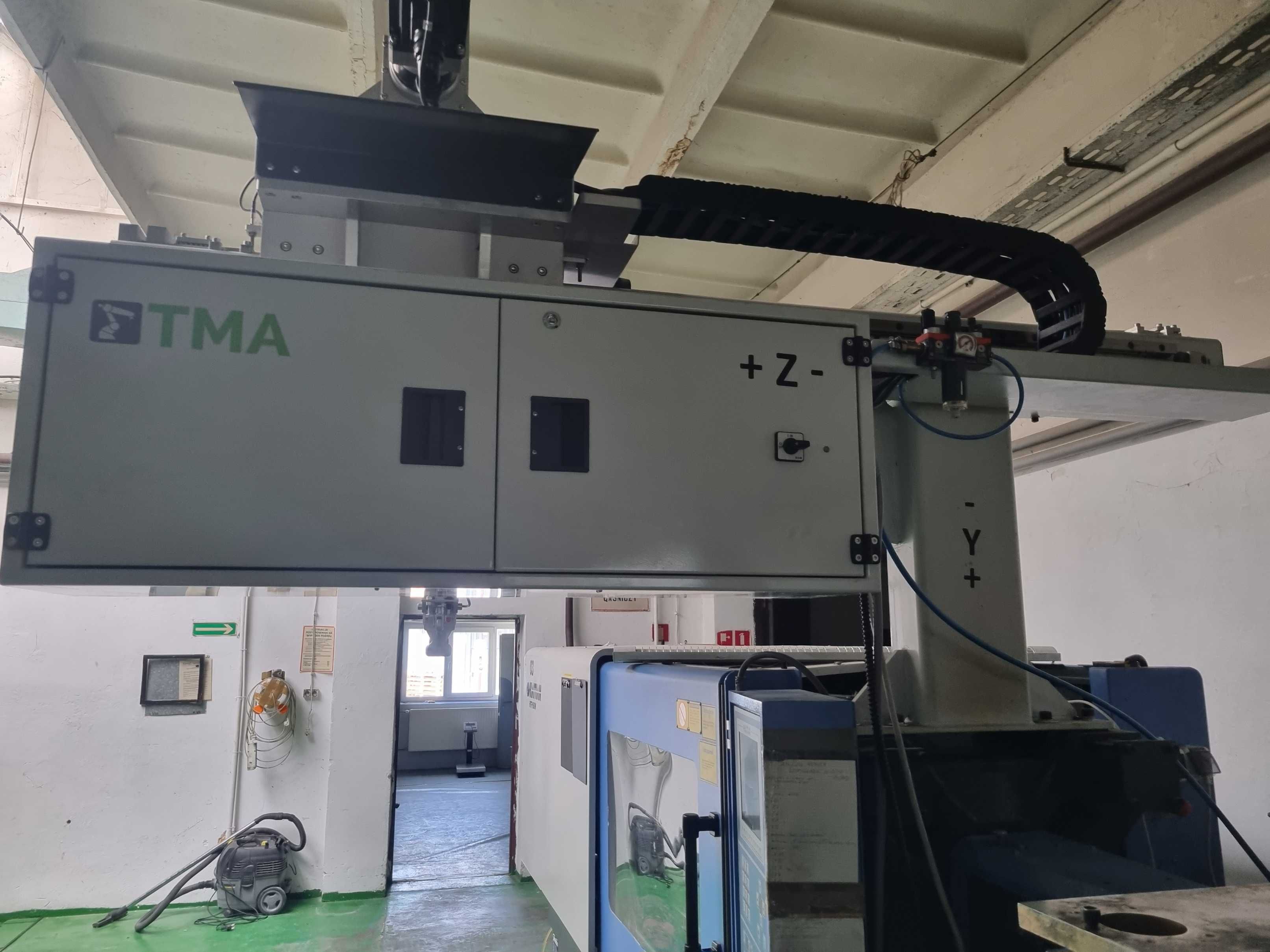 Robot 3 osiowy TMA MP200  do wtryskarki