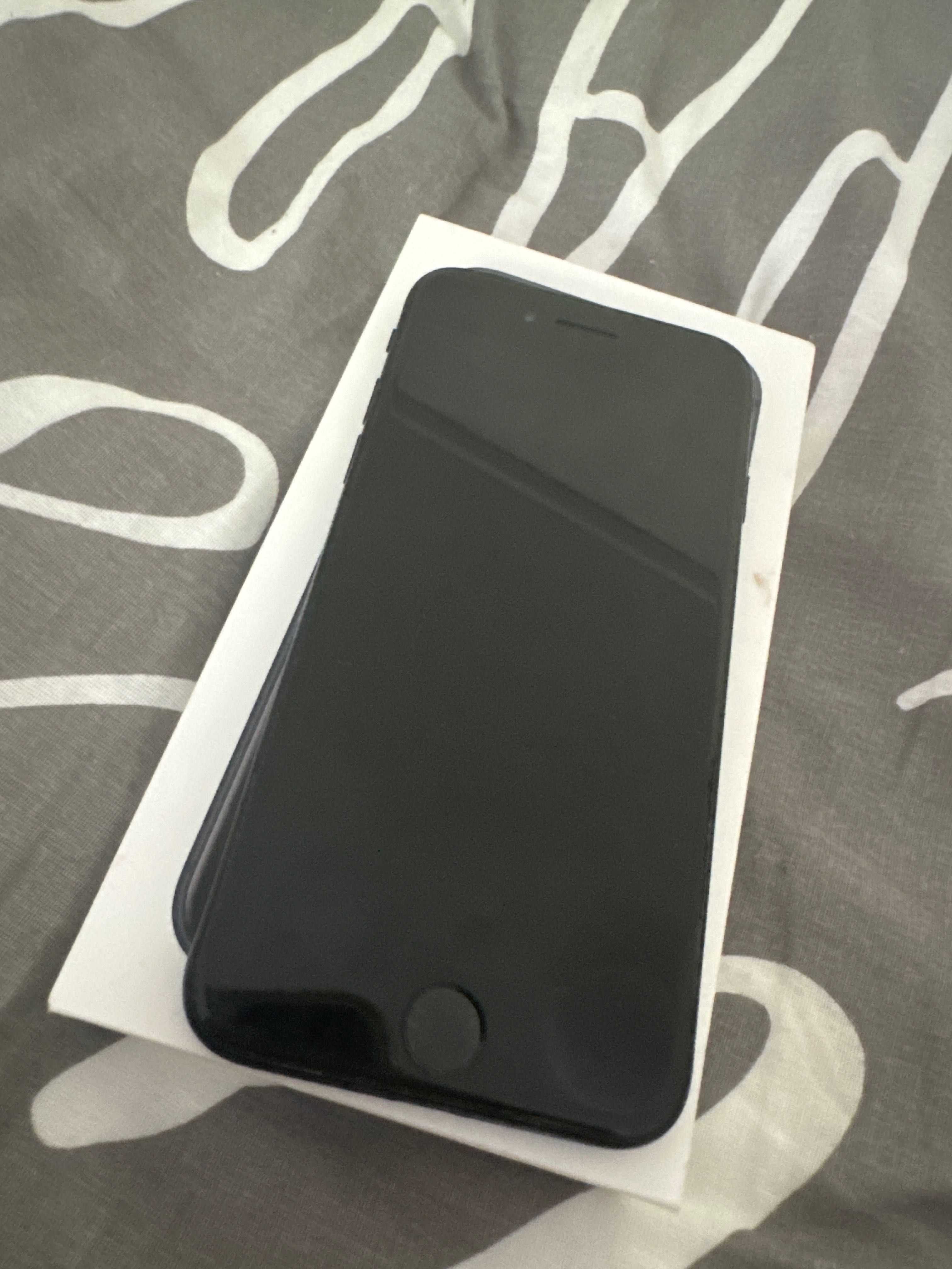 IPhone SE 2022 256 gb black