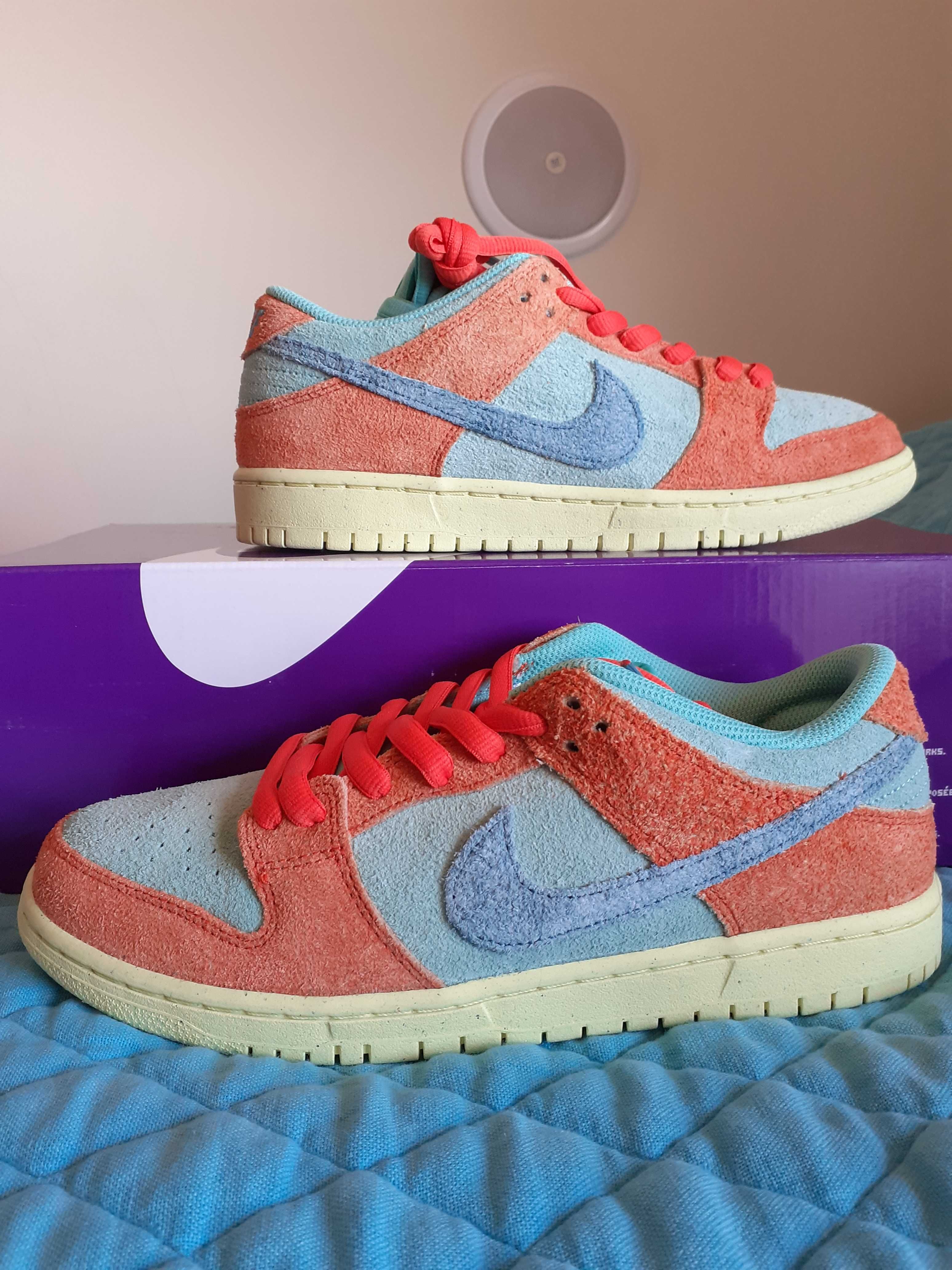 Nike SB Dunk Low Noise Aqua