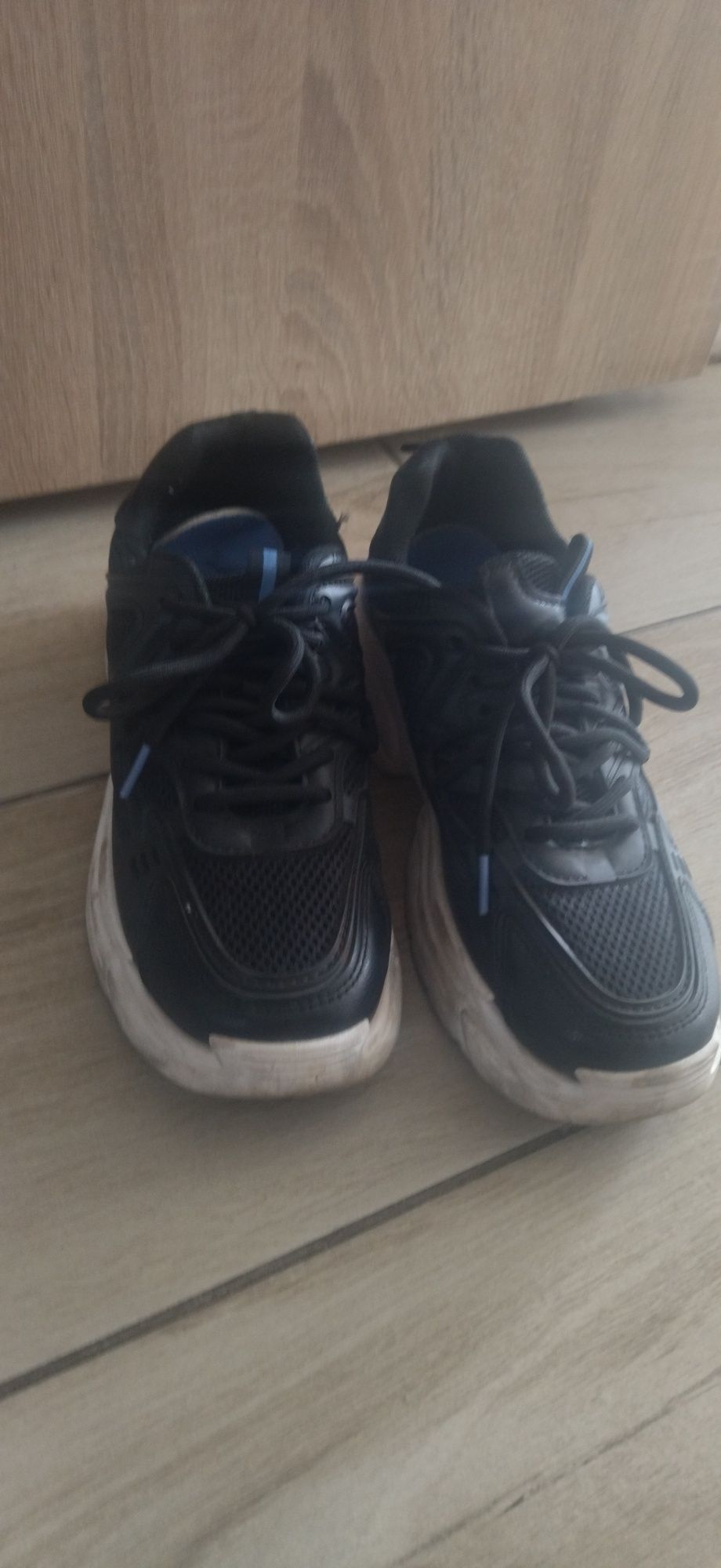 Buty sportowe sinsay