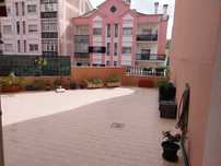 T2 - 120m2 A útil e 257 A bruta, com 2 Terraços. Box para 2 carros.
