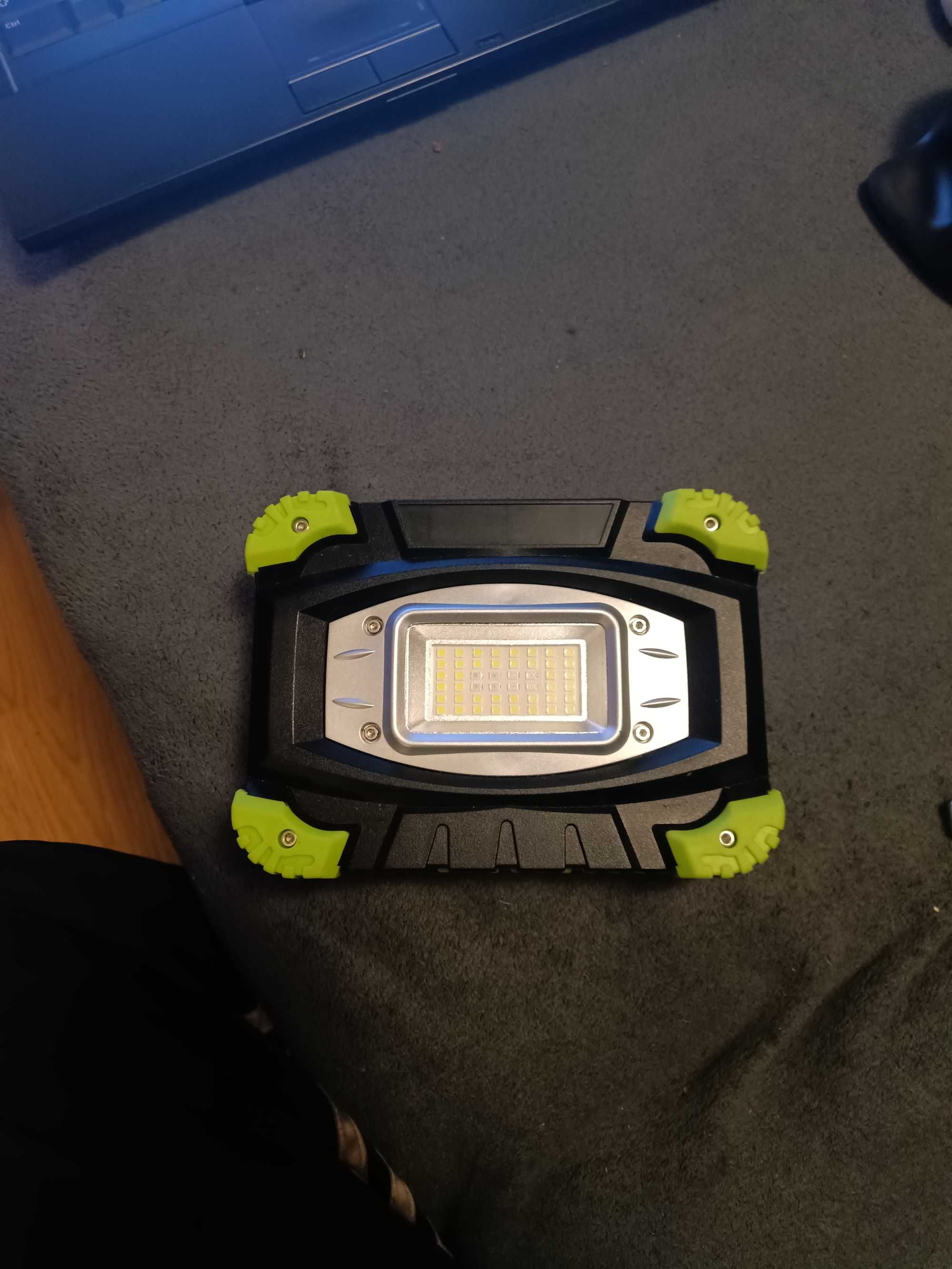 Naświetlacz akumulatorowy LEPRO PR330034 lampa warsztatowa robocza 20W