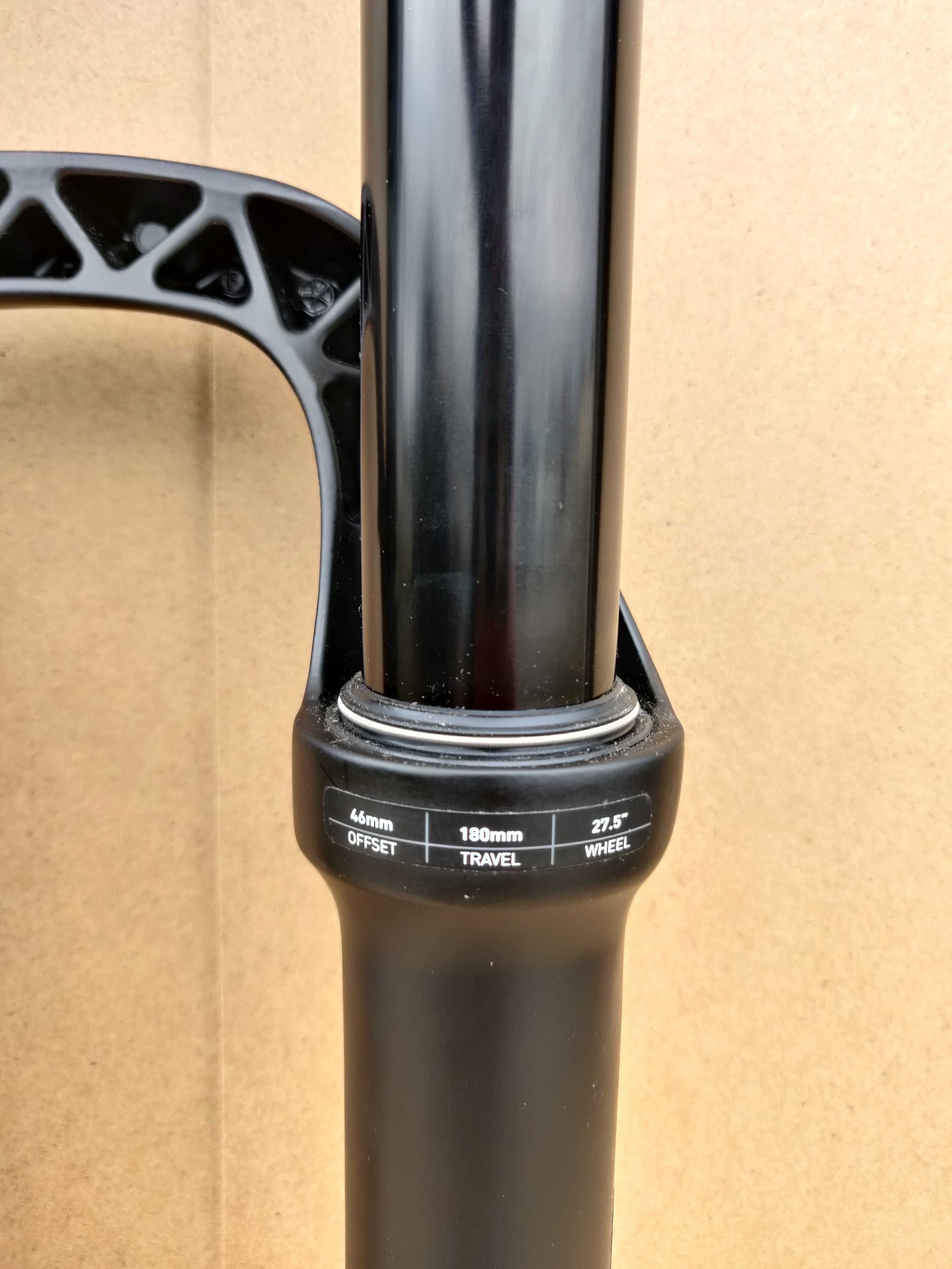 Amortyzator rowerowy Rock Shox Yari 27,5'' 180 mm, boost (141)