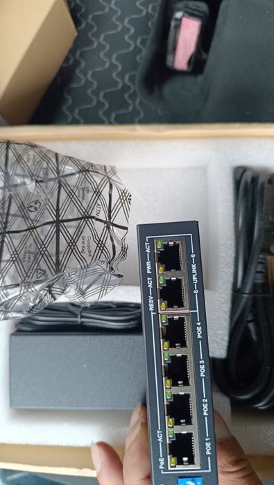 Switch PoE 6P (4 Portas + 2 Uplink)