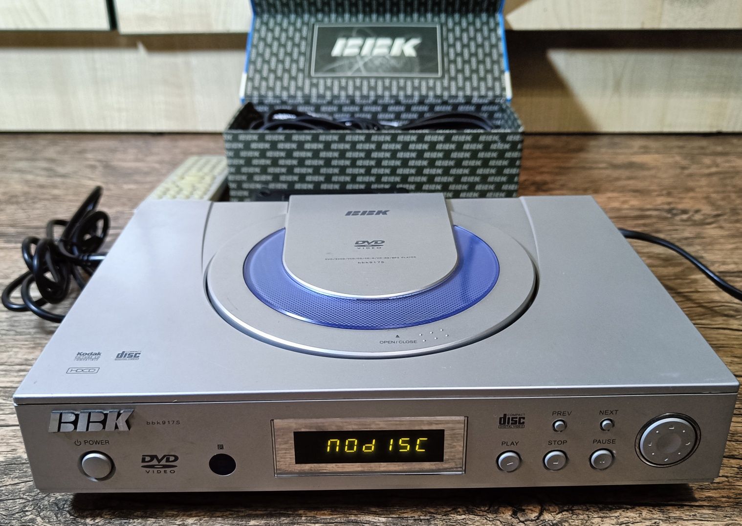 Програвач DVD BBK 917S з караоке і мікрофоном, вживаний, 515 грн.