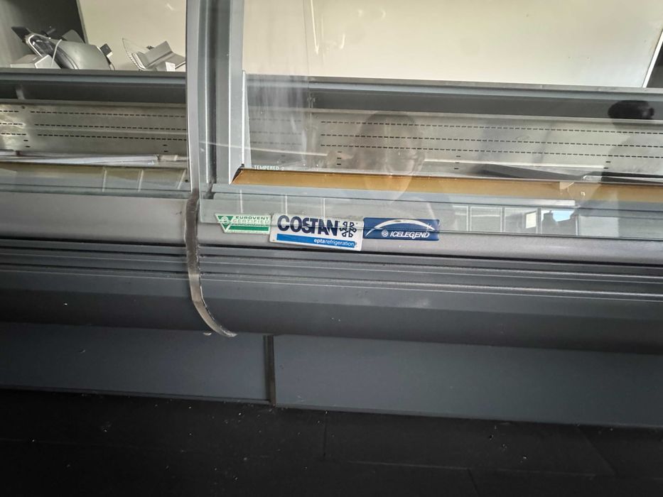 Vitrinas Refrigeradas Profissionais para Talho/Supermercado - 5,75m