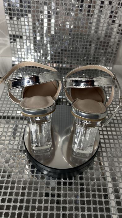 Туфлі срібні каміння на підборах прозорих | 39 розмір | 25 см стопа