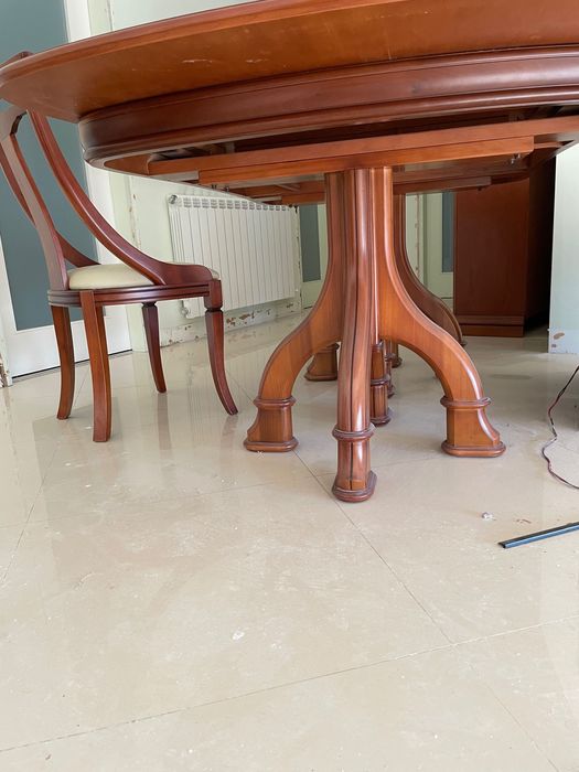 Mesa e cadeiras em madeira de cerejeira