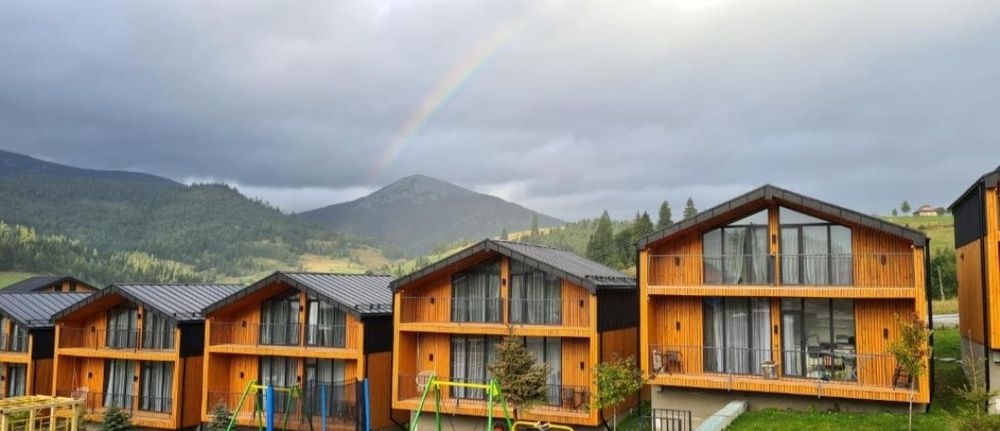 Терміново Котедж у Поляниці -Фенікс- (Буковель)