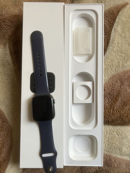 Apple watch 5 44мм під ремонт