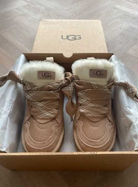 UGG Lowmel Sand R.40