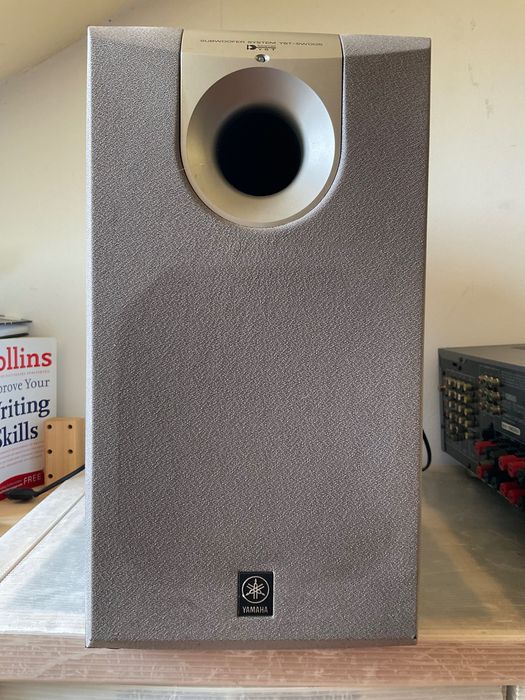 Sistema de Som + Amplificador RX-V440RDS + Subwoofer Yamaha