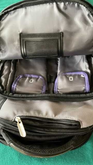 Mochila Targus para portatil e tablet e Diversas bolsas interiores