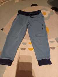 Spodnie dresowe dla chłopca 98/104