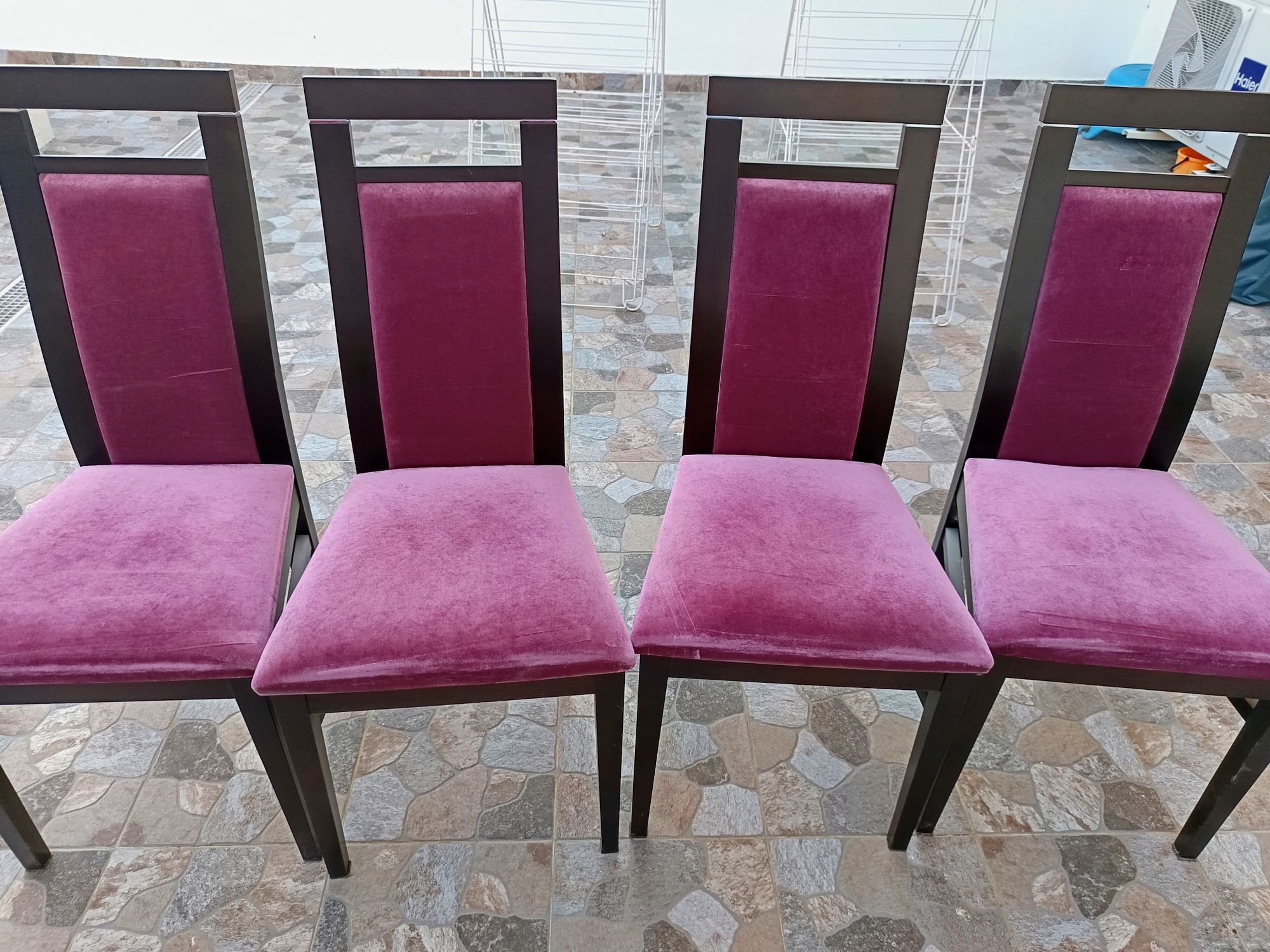 Vende se 4 Cadeiras rosa