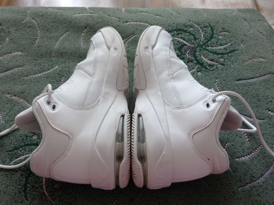 Кроссовки кожаные Nike Air Jordan оригинал размер-36,5 стелька-23,5 см