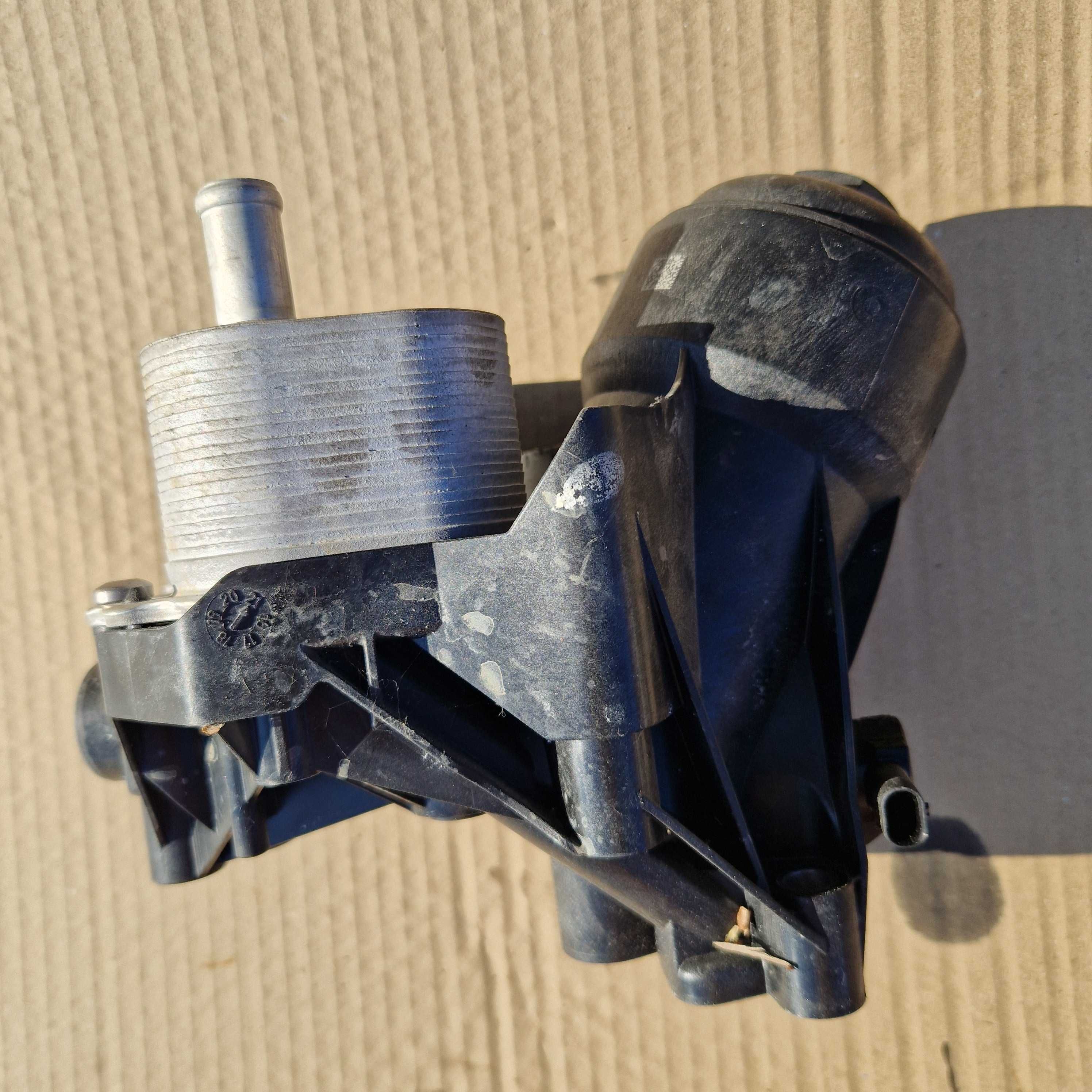Podstawa Filtra Oleju VW AUDI A4 A6 C8 2.0 TDI 05L115389AB 05L117021A