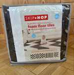 Mata Skip Hop bialo czarna puzzle piankowe
