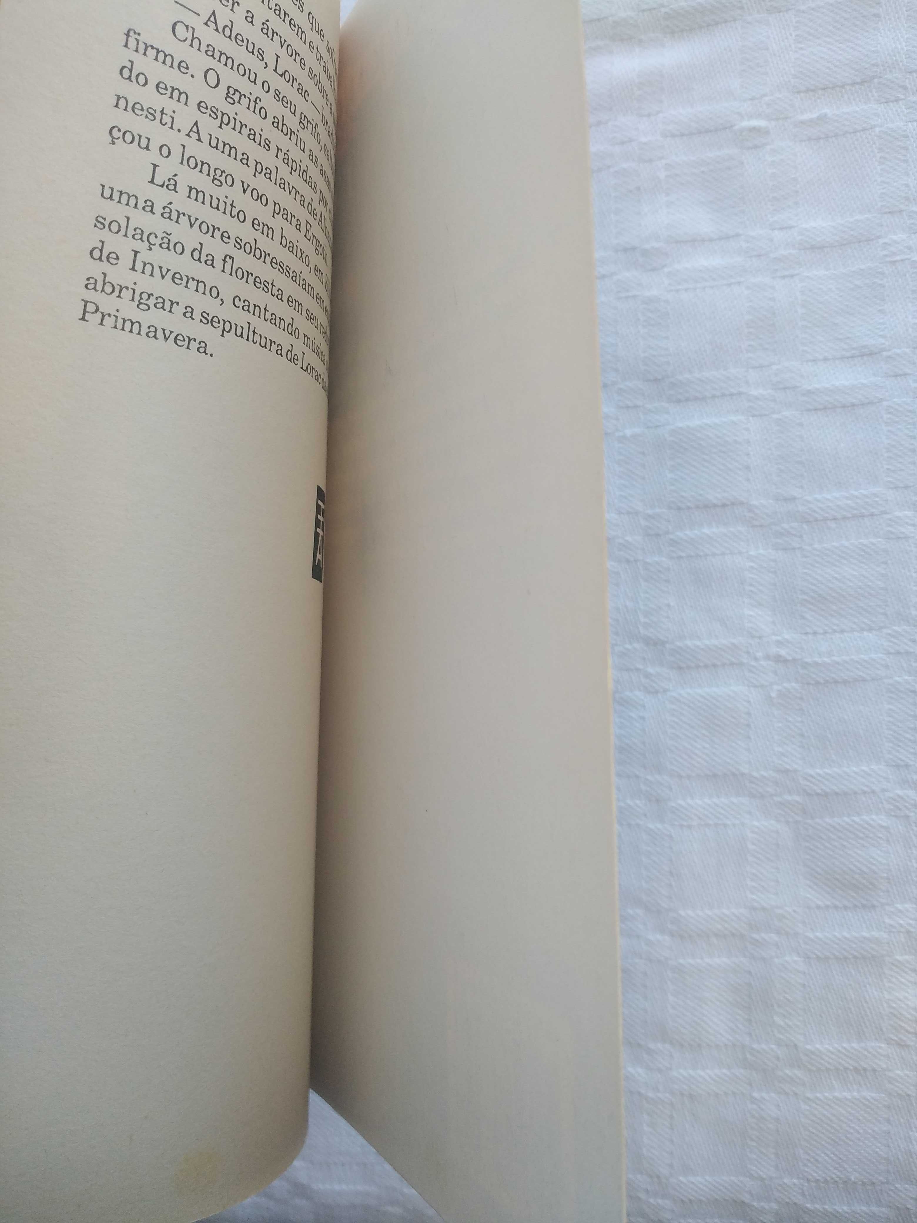 Livro Coleção Dragonlance Volume 2.