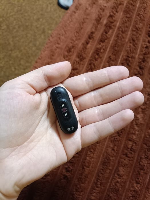 Mi band 4 фітнес браслет