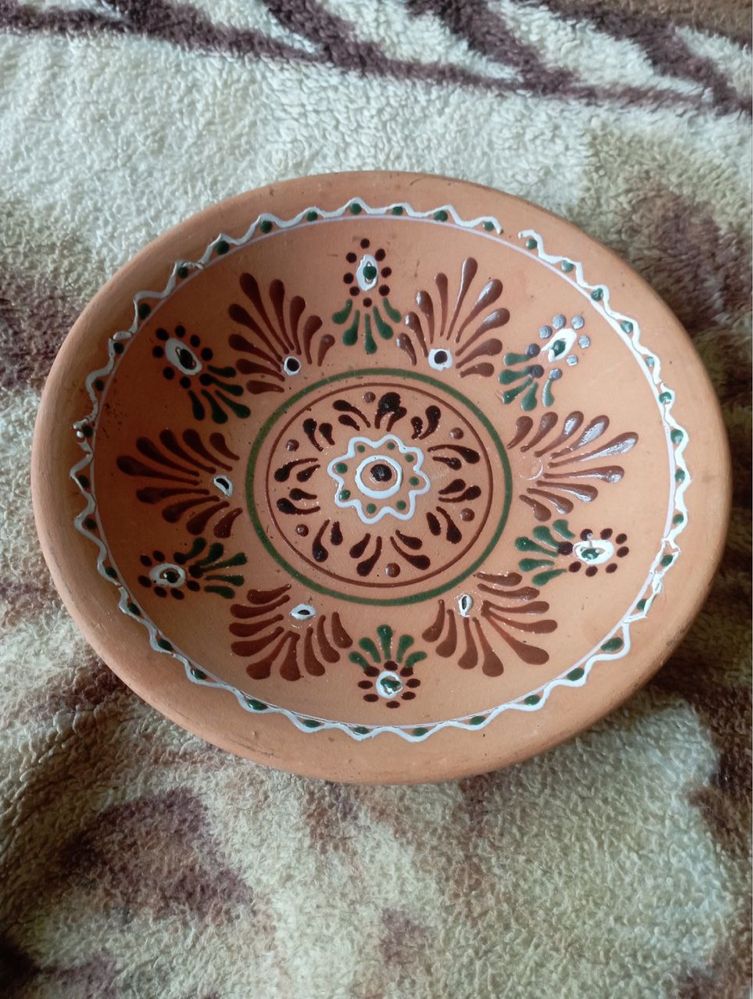 Продается тарелка глинянная керамическая