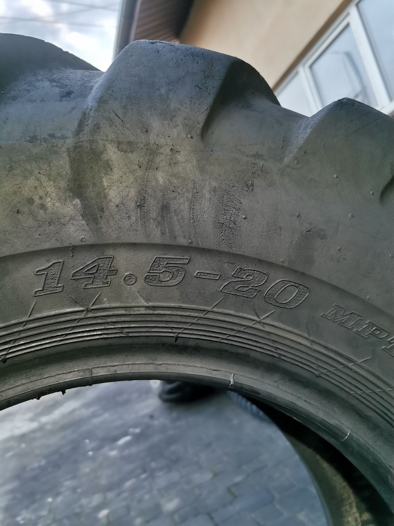 Opona 14.5-20 ( 14.5 R20 ) 132E 10PR. DUNLOP E91 #