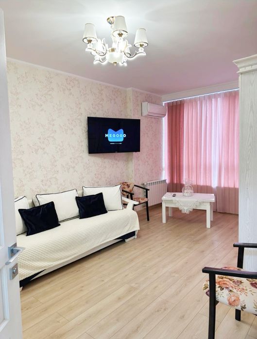 Шикарні апартаменти в центрі по  С.Бандери 23. Вільно