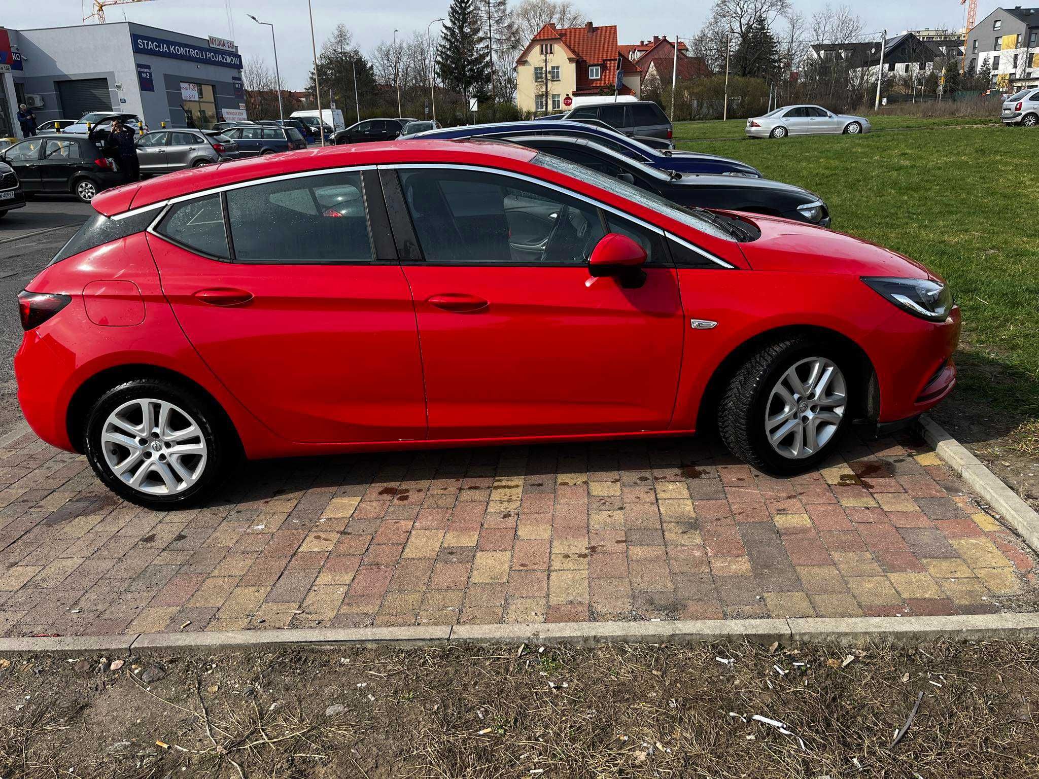 Opel Astra Salon PL/świeżo po przeglądzie w OPLU