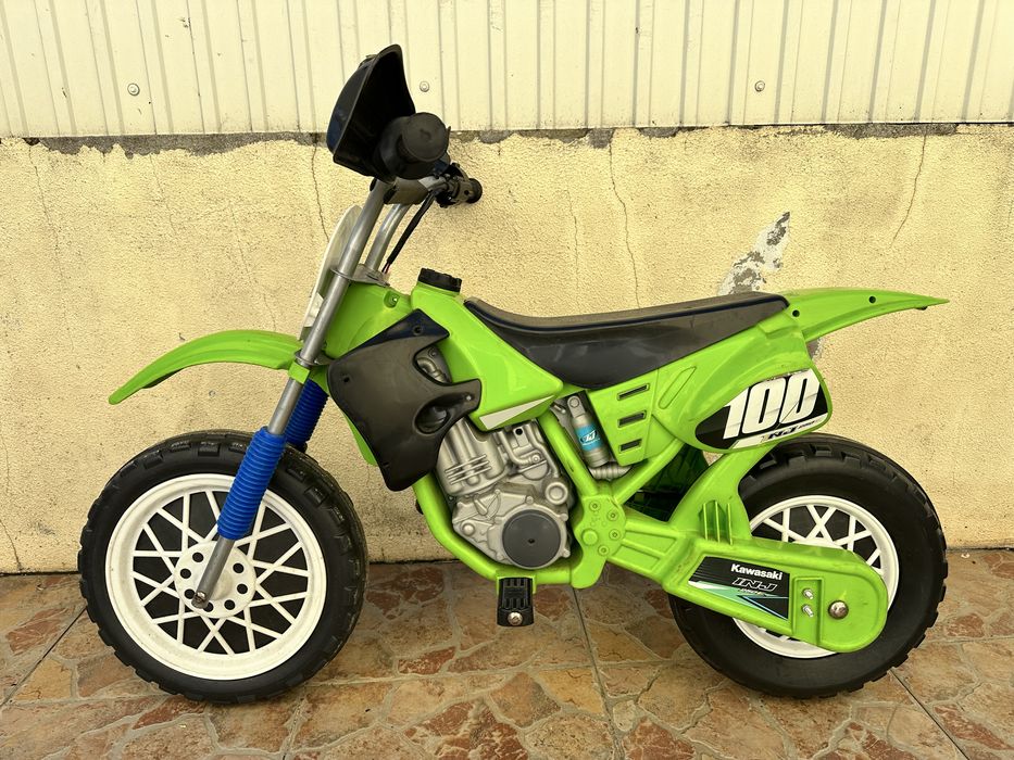 Mota electrica de crianca