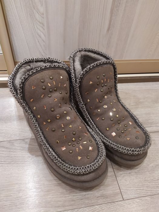 Угр жіночі черевики 37-37,5р.