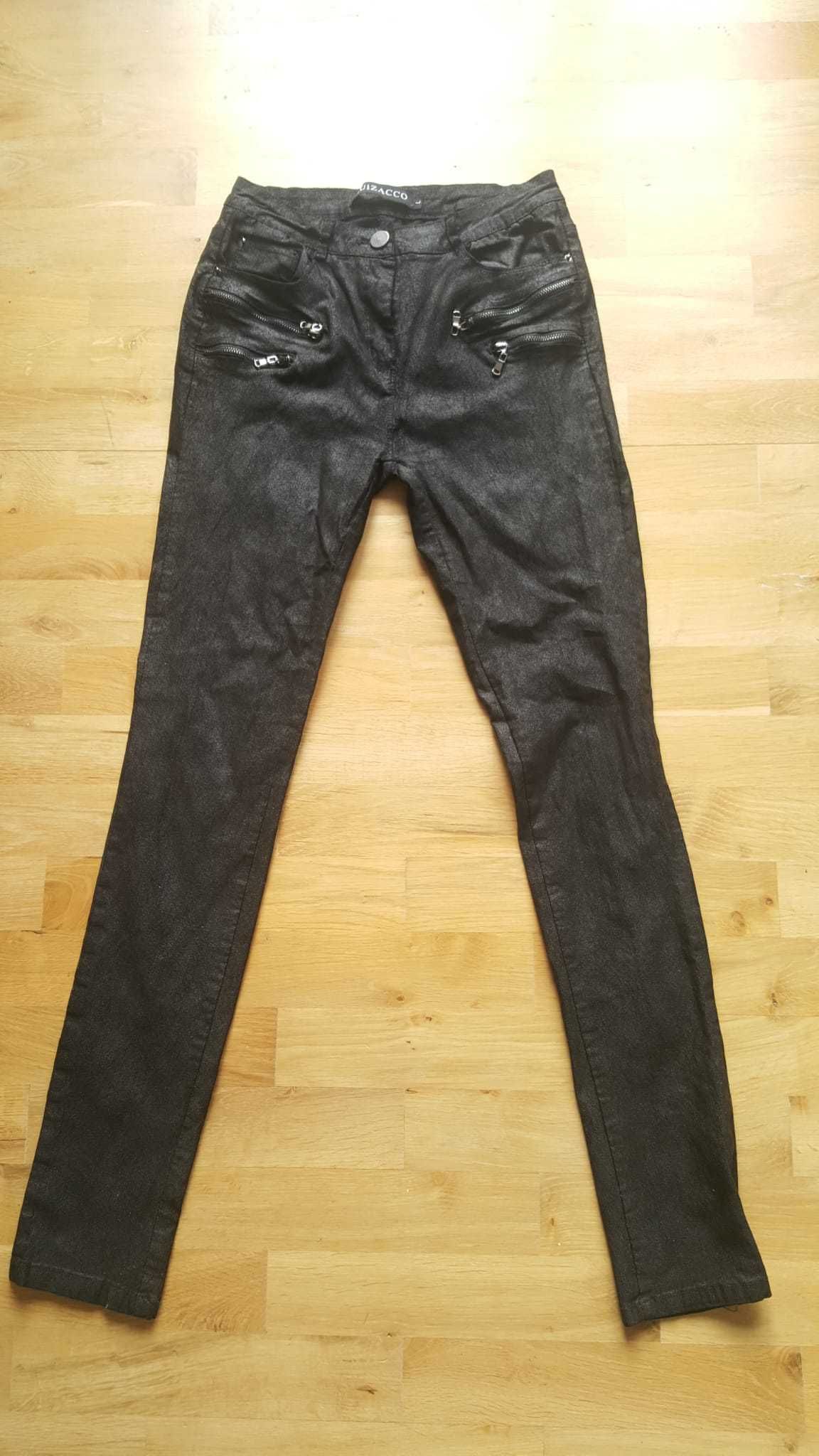 Czarne jeansy z zamkami