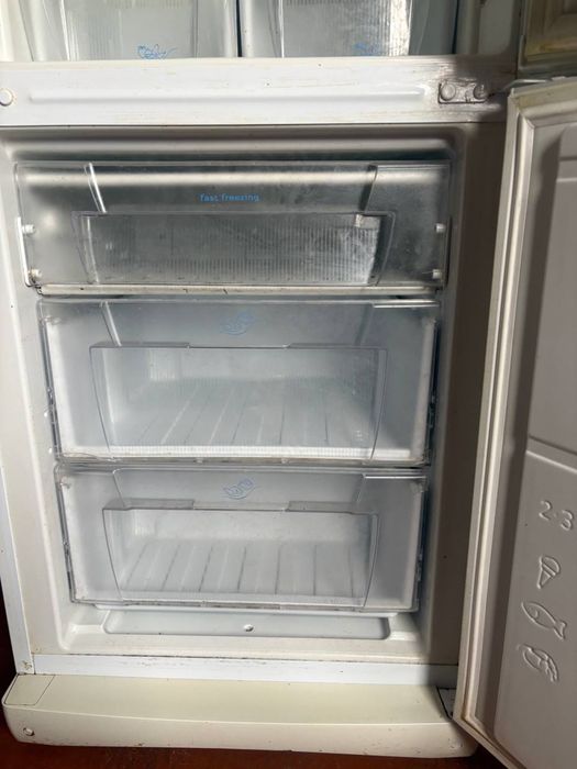 Продам холодильник