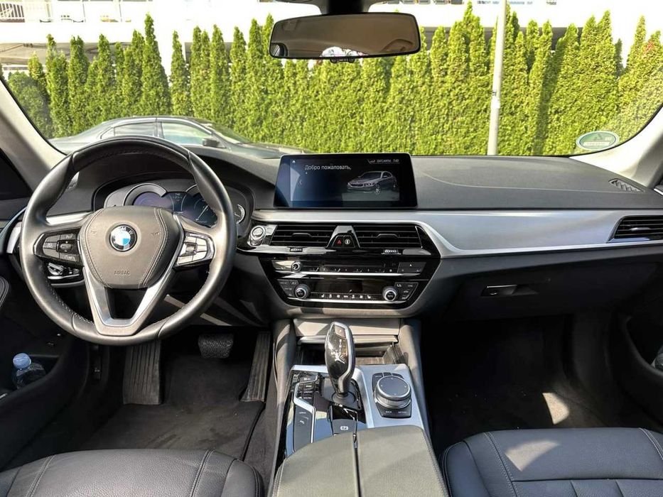 2019 BMW  530 2.0 гибрид
