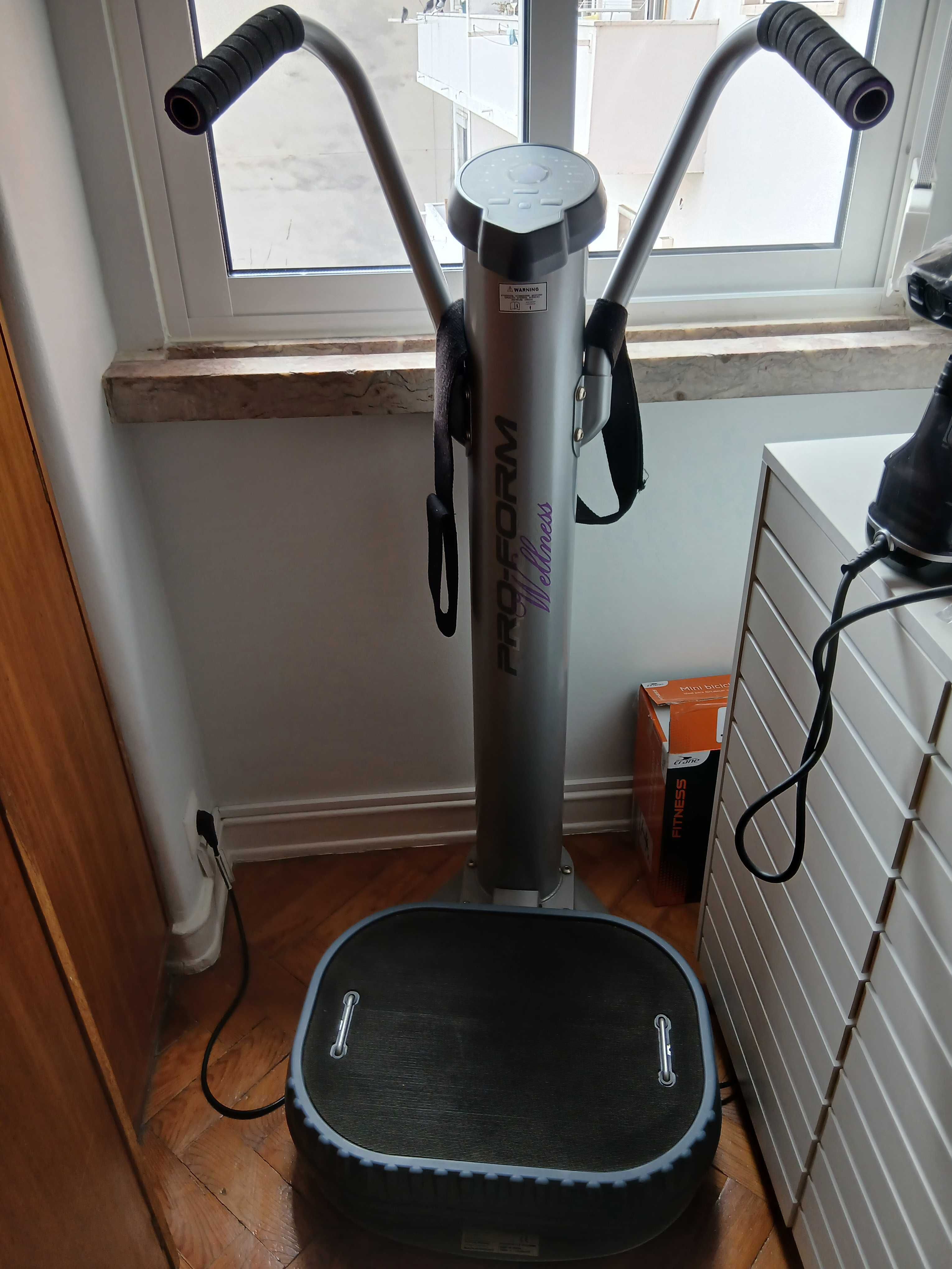 Fitness Maquina de vibração  ProForm Wellness Vibration plate.