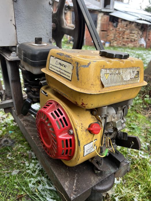 Дробілка для гілок січкарня