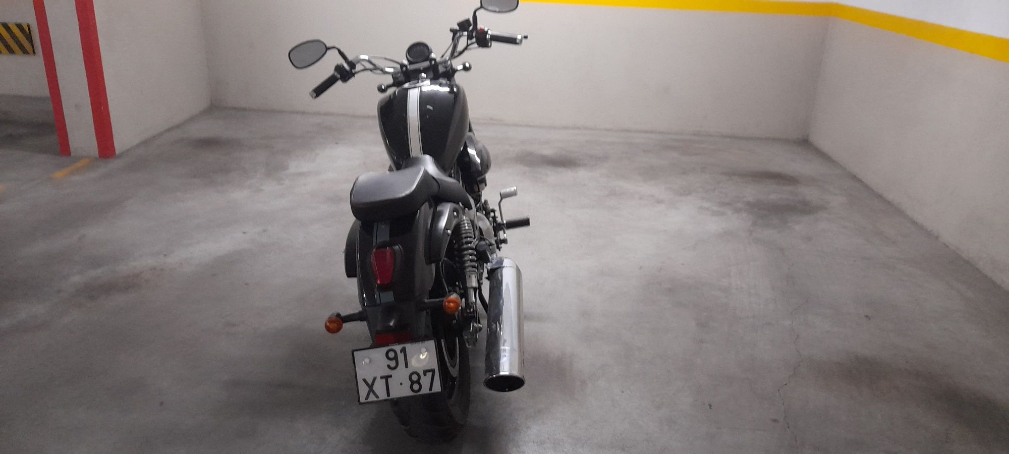 Hyosung GV250 DR Cruiser recente com poucos kms
