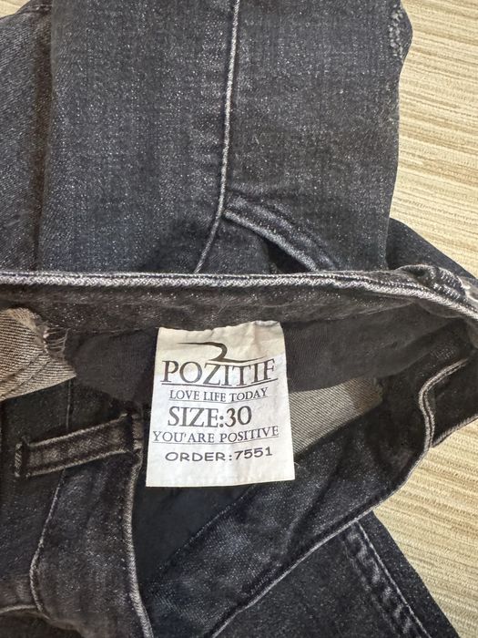 Джинси чорного кольору