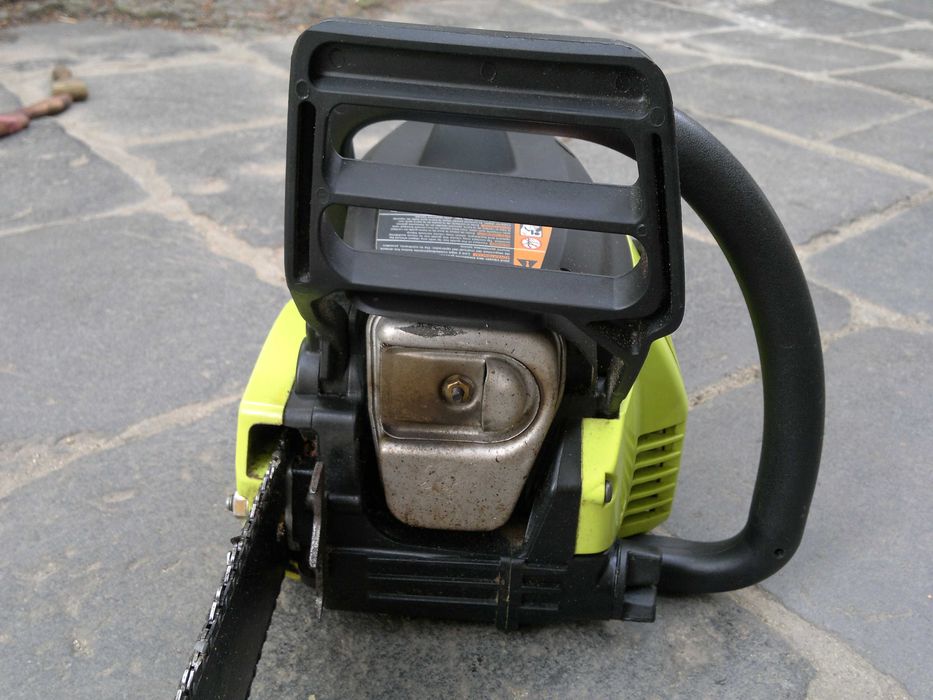 Продаю бензопилу Poulan Model P3416, Assembled in USA