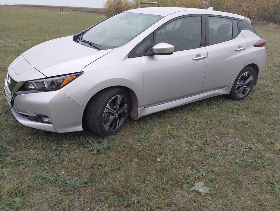 Nissan Leaf SV 2021