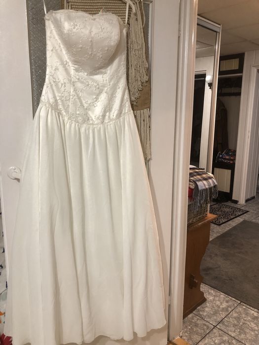 Sluczna sukienka slubna S M biala