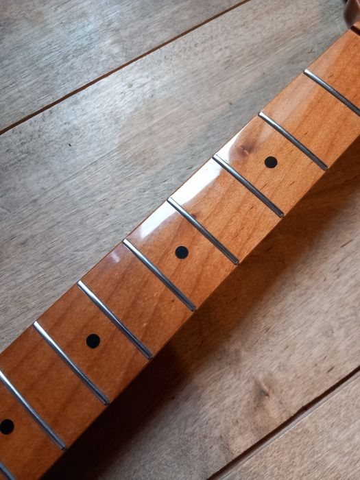 Gitara elektryczna gryf klonowy stalowe progi